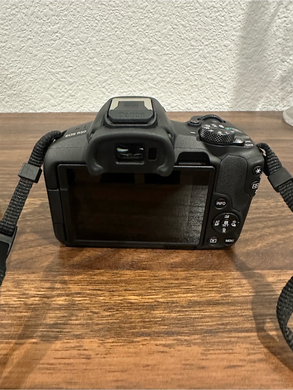 Canon EOS R50 Camera - Picture 8 of 13